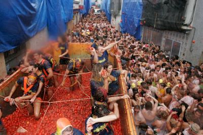 Las fiestas tradicionales que no te puedes perder La tomatina